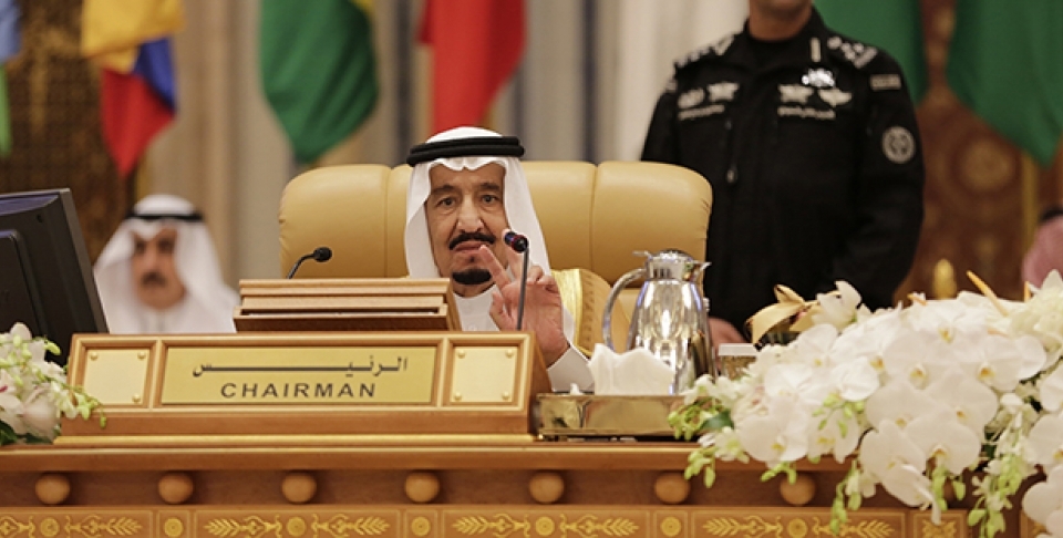 King Salman of Saudi Arabia addresses participants during the final session summit of the Arab and South American leaders in Riyadh, Saudi Arabia, November 11, 2015. (AP Photo/Hasan Jamali)