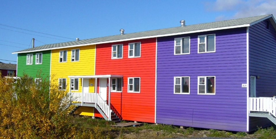 Colourful homes in Inuvik, NWT. (Photo by Tania Liu via Flickr CC)