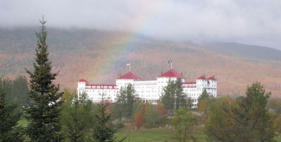 The Mount Washington Hotel in Bretton Woods, N.H, site of the 1944 WWII Monetary Conference. By ShajiA at ml.wikipedia, CC-BY-SA-3.0, via Wikimedia Commons.