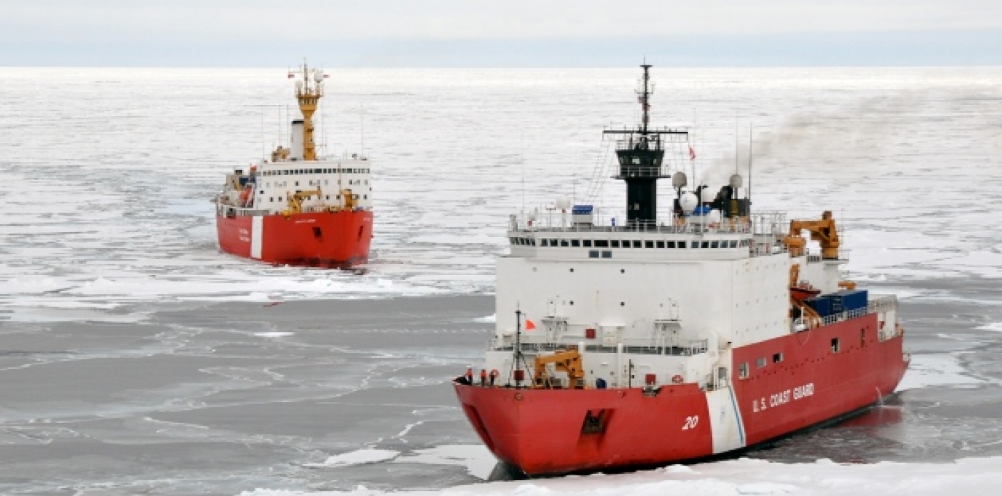 The Canadian Coast Guard Ship Louis S. St-Laurent makes an approach to the Coast Guard Cutter Healy in the Arctic Ocean, Sept. 5, 2009. (Wikicommons: Petty Officer 3rd Class Patrick Kelley).