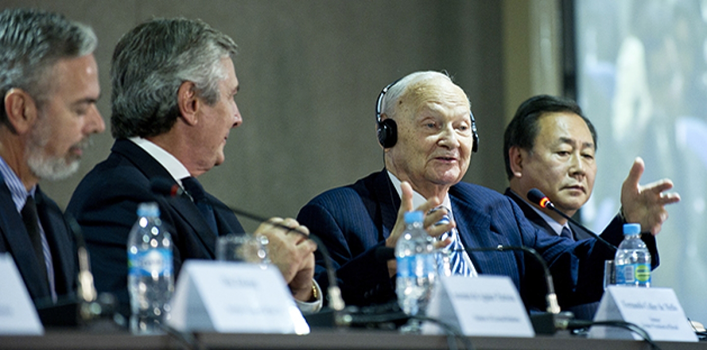 Maurice Strong, Secretary-General of the 1992 Rio Earth Summit, speaks during a ceremony in June 2012 held by the “Rio+20” UN Conference on Sustainable Development to celebrate the twentieth anniversary of the landmark Summit. (UN Photo/Maria Elisa Franco)