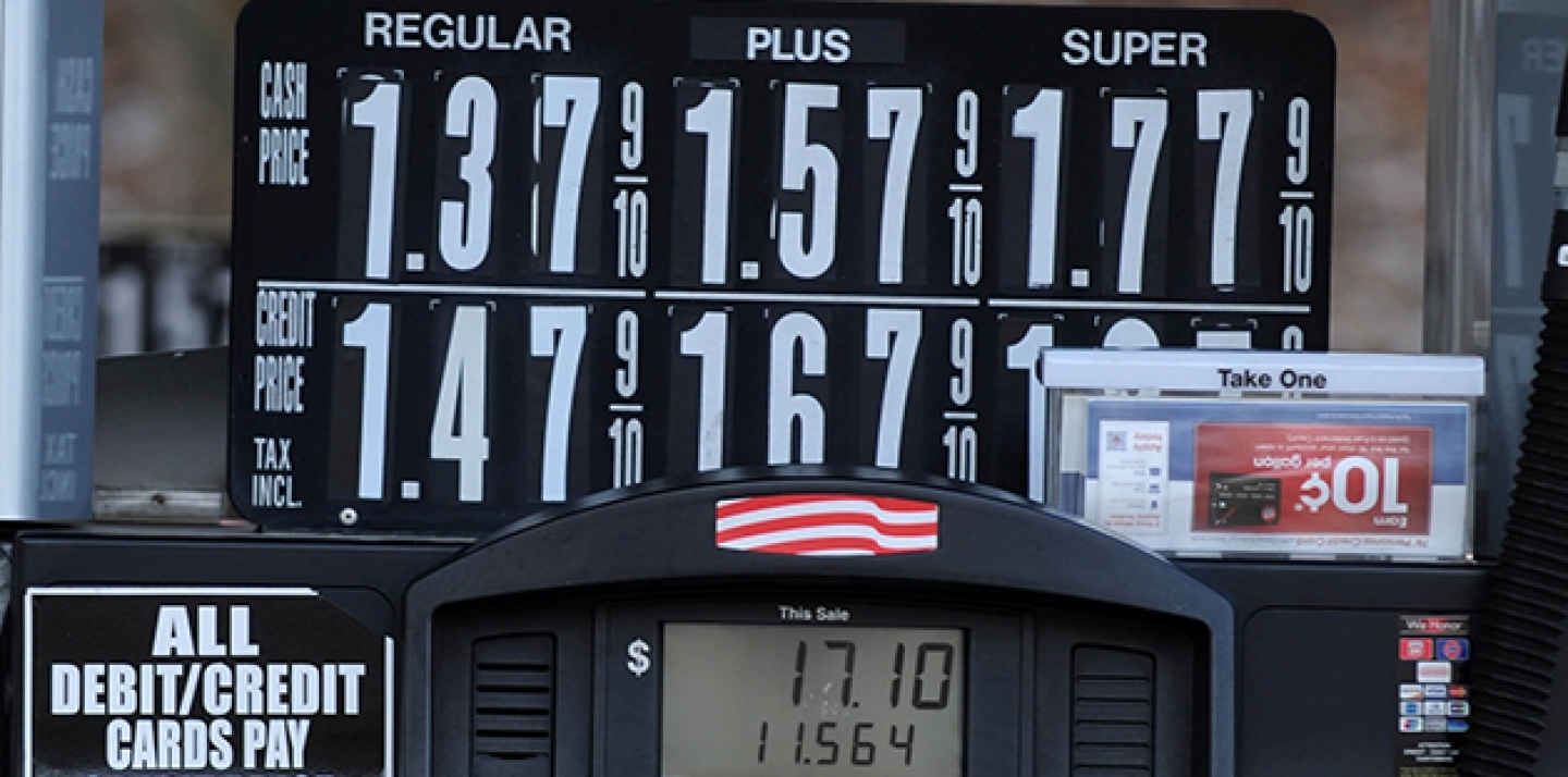 US oil prices crashed below US $27 a barrel on Wednesday, January 20, 2016, for the first time since 2003. A $1.39 price per gallon is seen here in North Plainfied New Jersey. (Dennis Van Tine/STAR MAX/IPx)