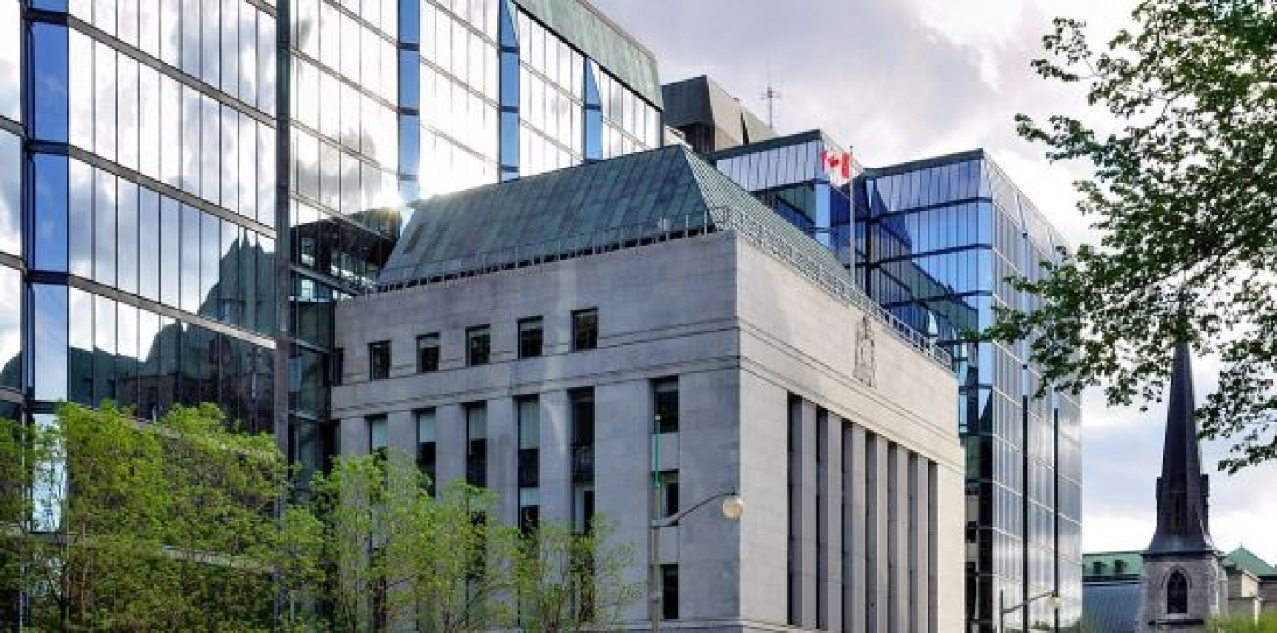 Bank of Canada building, Ottawa, ON. (Taxiarchos228 photo. CC-BY-SA-3.0 via Wikimedia Commons)