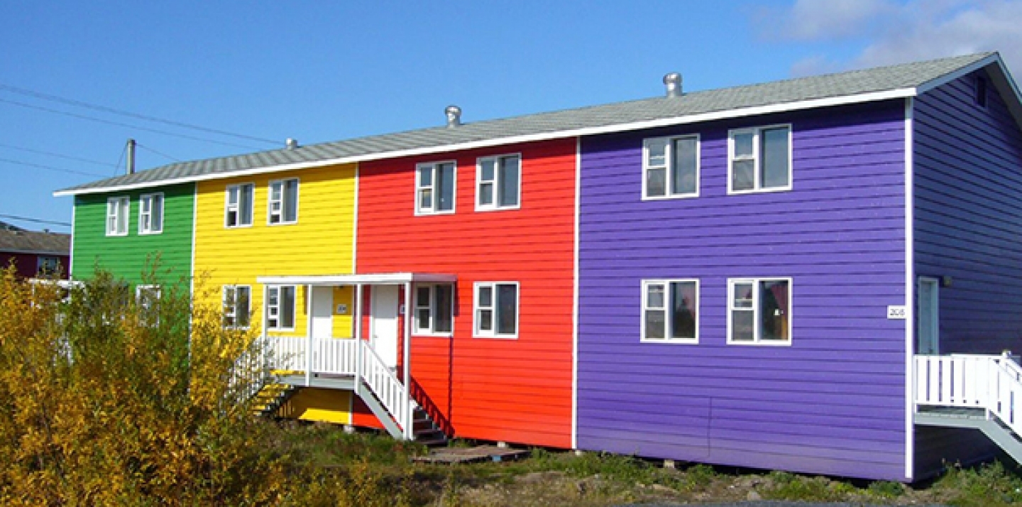 Colourful homes in Inuvik, NWT. (Photo by Tania Liu via Flickr CC)