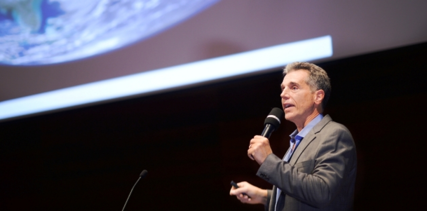 CIGI Chair of Global Systems Thomas Homer-Dixon speaks on Canada's potential as a resilient energy superpower, October 29, 2014. (CIGI Photo)