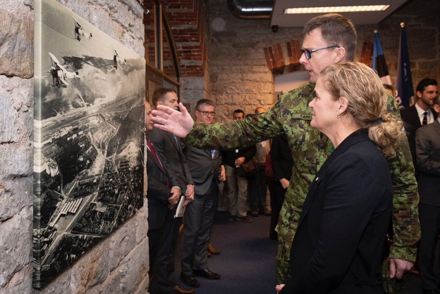 Canadian Governor General Julie Payette tours the NATO Cooperative Cyber Defence Centre of Excellence in Estonia on November 28 with the centre's director, Colonel Jaak Tarien, at right. Photo courtesy twitter.com/GGJuliePayette