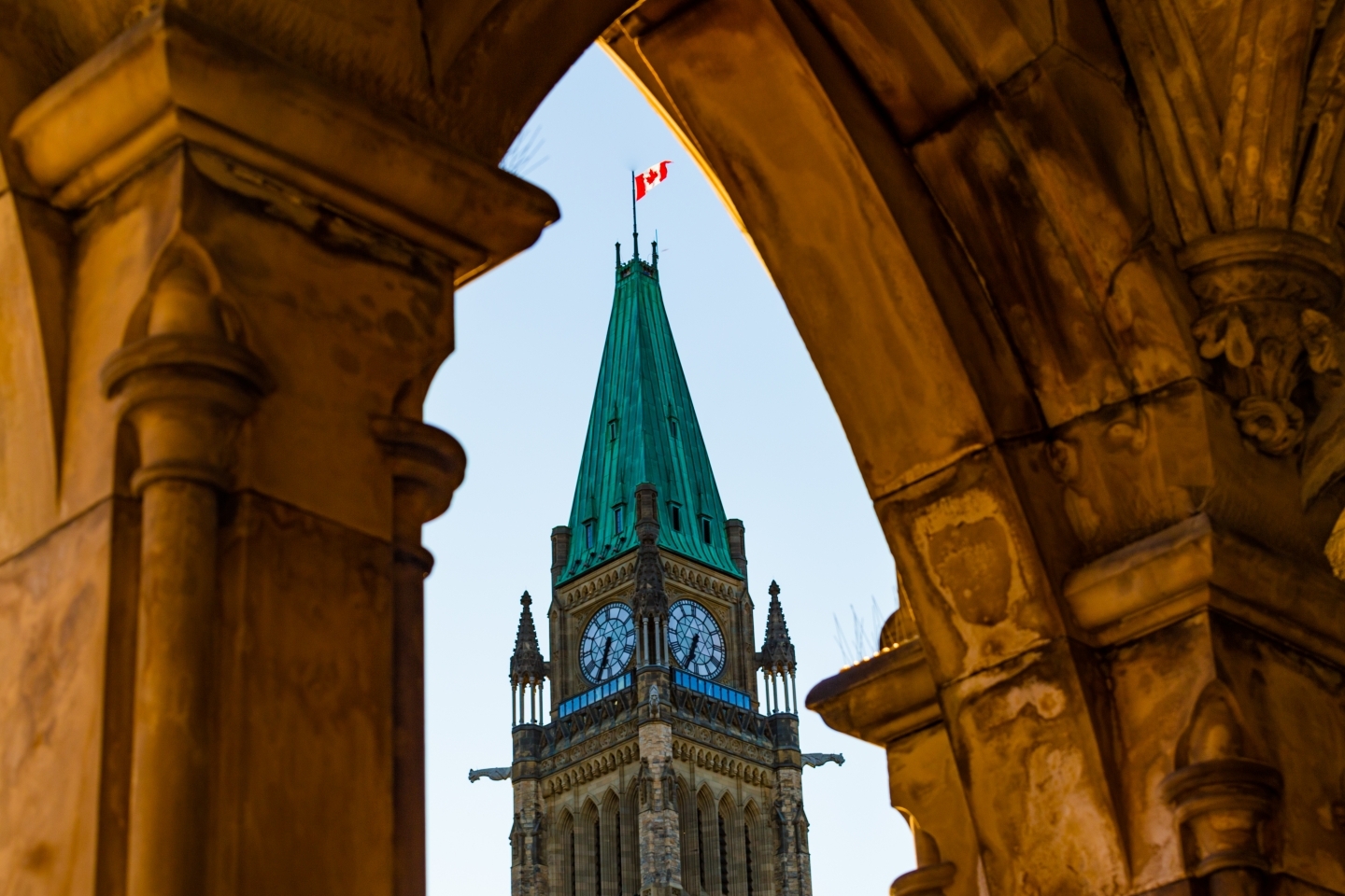 Peace Tower at the Parliament of Canada in Ottawa Framed in Arch. (Shutterstock)