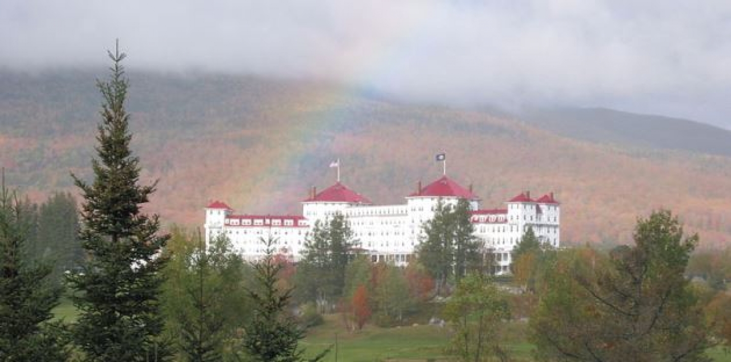 The Mount Washington Hotel in Bretton Woods, N.H, site of the 1944 WWII Monetary Conference. By ShajiA at ml.wikipedia, CC-BY-SA-3.0, via Wikimedia Commons.