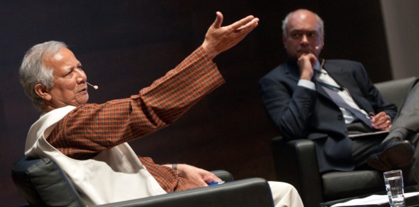 Prof. Muhammad Yunus answers audience questions at CIGI lecture. (Lisa Malleck/CIGI)