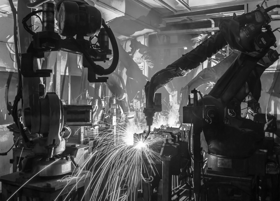 The current pattern of rapid structural evolution is being called the fourth industrial revolution. (Photo: wi6995 / Shutterstock.com)