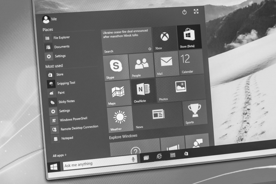 Vulnerabilities in the Windows operating system were uncovered by hackers who obtained unauthorized access to an internal Microsoft database in 2013. (Photo: RoSonic / Shutterstock.com)