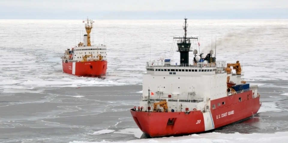 The Canadian Coast Guard Ship Louis S. St-Laurent makes an approach to the Coast Guard Cutter Healy in the Arctic Ocean, Sept. 5, 2009. (Wikicommons: Petty Officer 3rd Class Patrick Kelley).