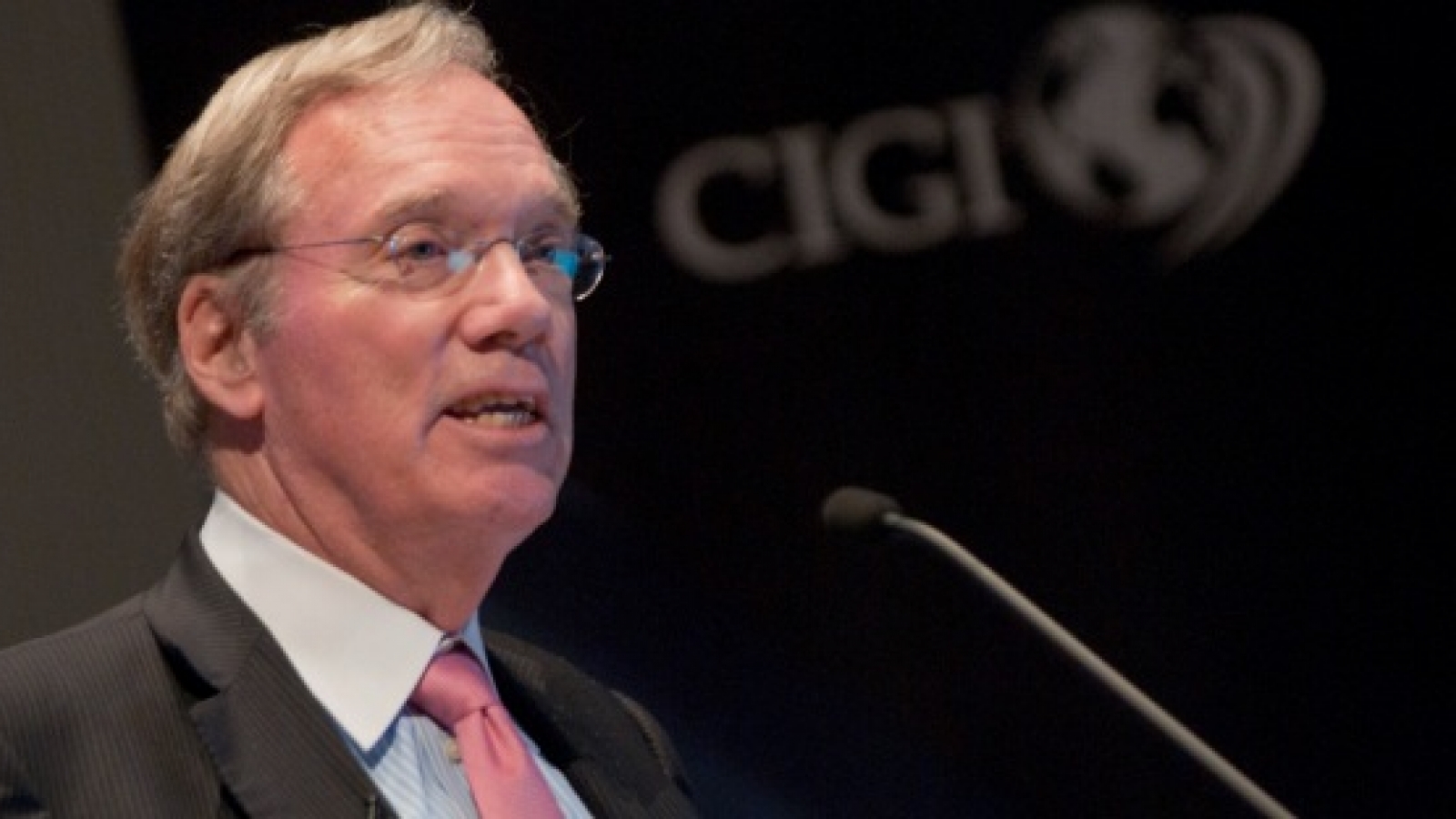 Time To Wage War On Currency Wars Bergsten Urges Centre For Time To Wage War On Currency Wars Bergsten Urges Centre For