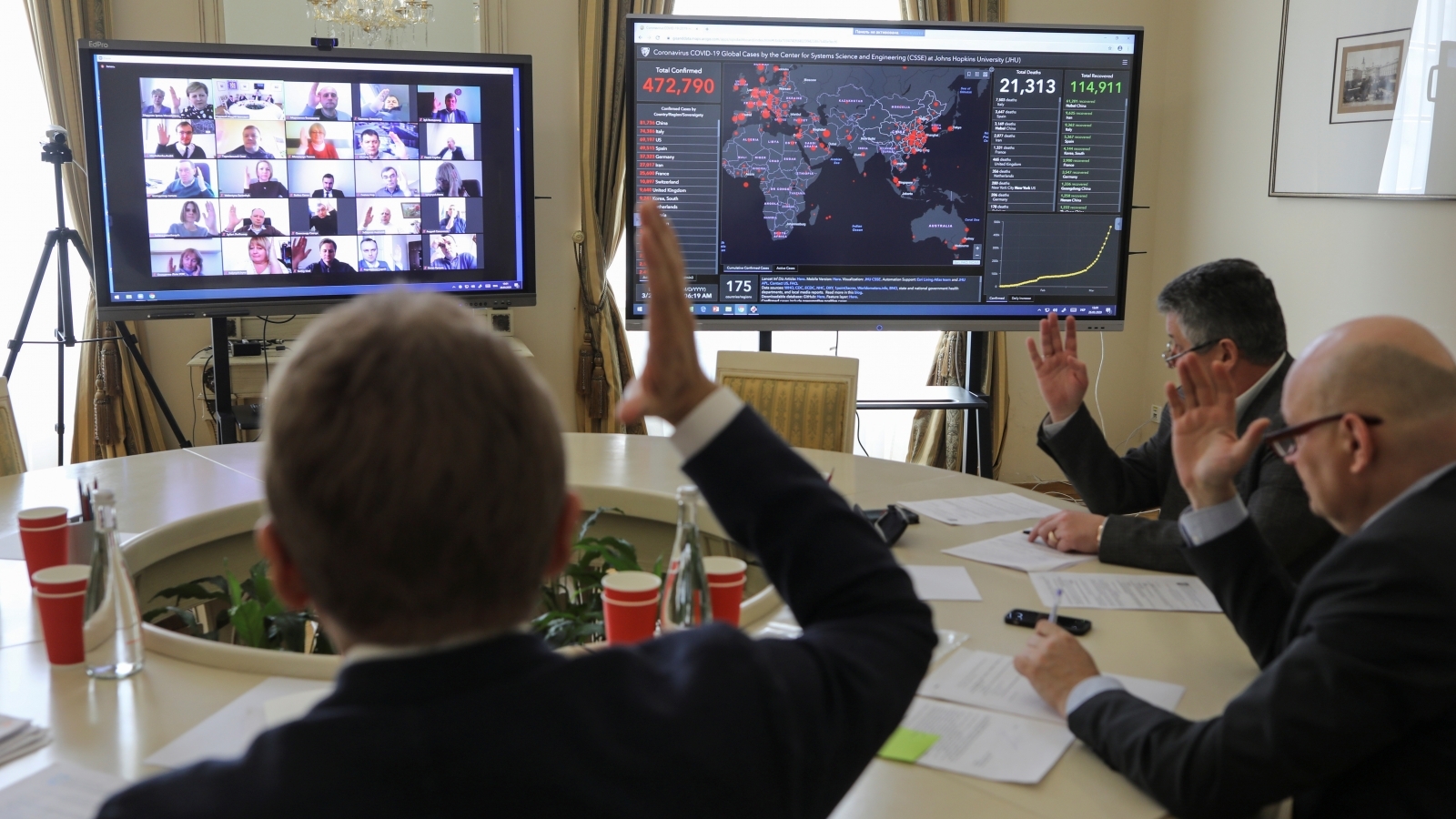 After the Pandemic, Teleconferencing and E-learning Could Be the New Normal  | Centre for International Governance Innovation