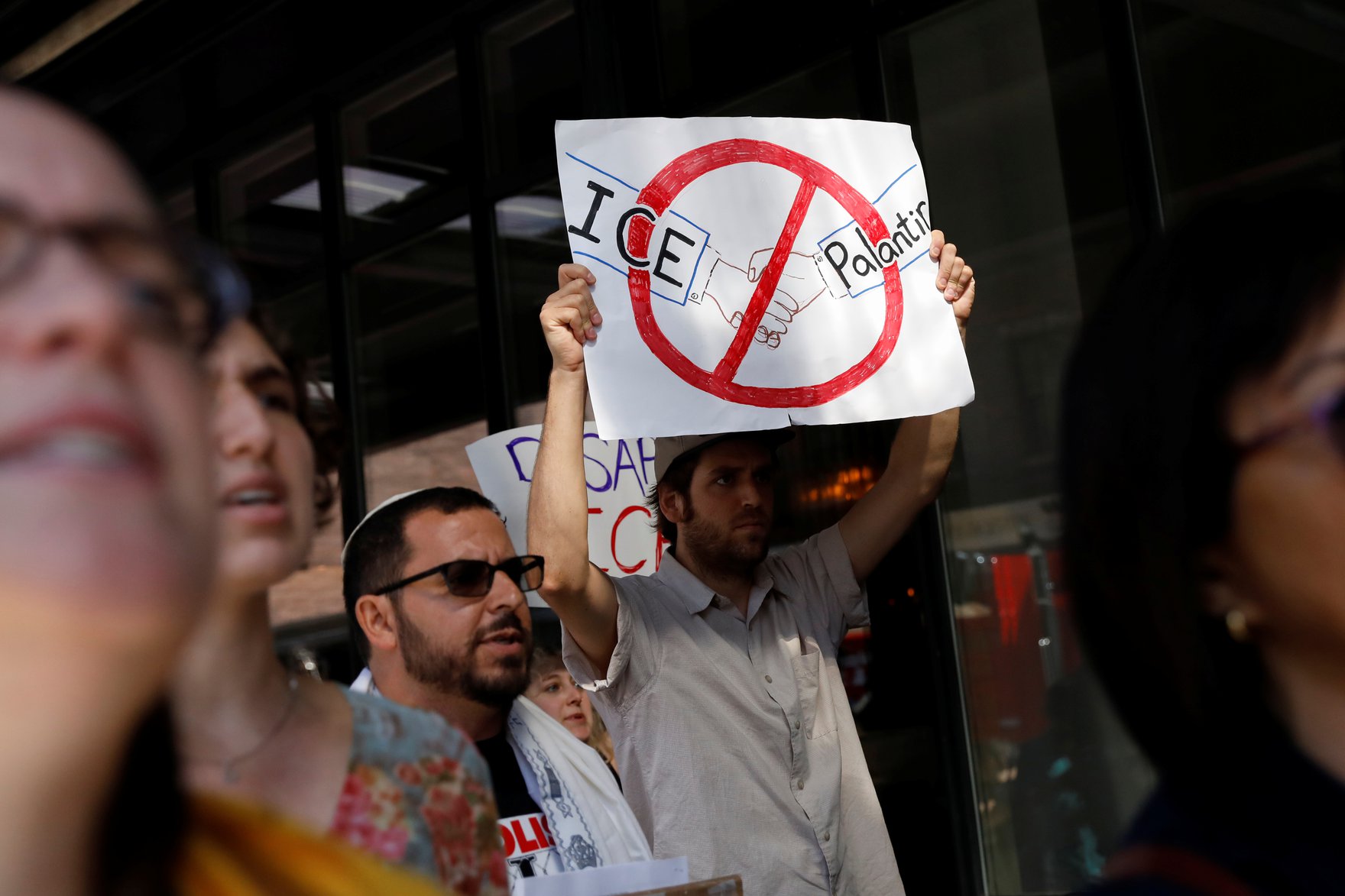 2019-09-13T183352Z_354999911_RC1BAFEB0B60_RTRMADP_3_USA-IMMIGRATION-NEW-YORK-PROTEST.JPG