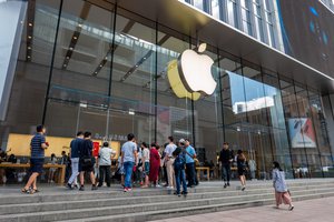 2019-09-20T015420Z_641324718_MT1IMGCN000BDJ55D_RTRMADP_3_CHINA-CHINESE-BEIJING-APPLE-RETAIL-STORE-IPHONE-11-CONSUMER-LINE.JPG