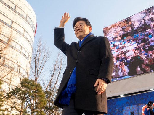 Edwards, Len - Case for Korea G7