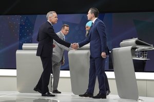 Wark.commentary.2025FrLangDebateREDUCED