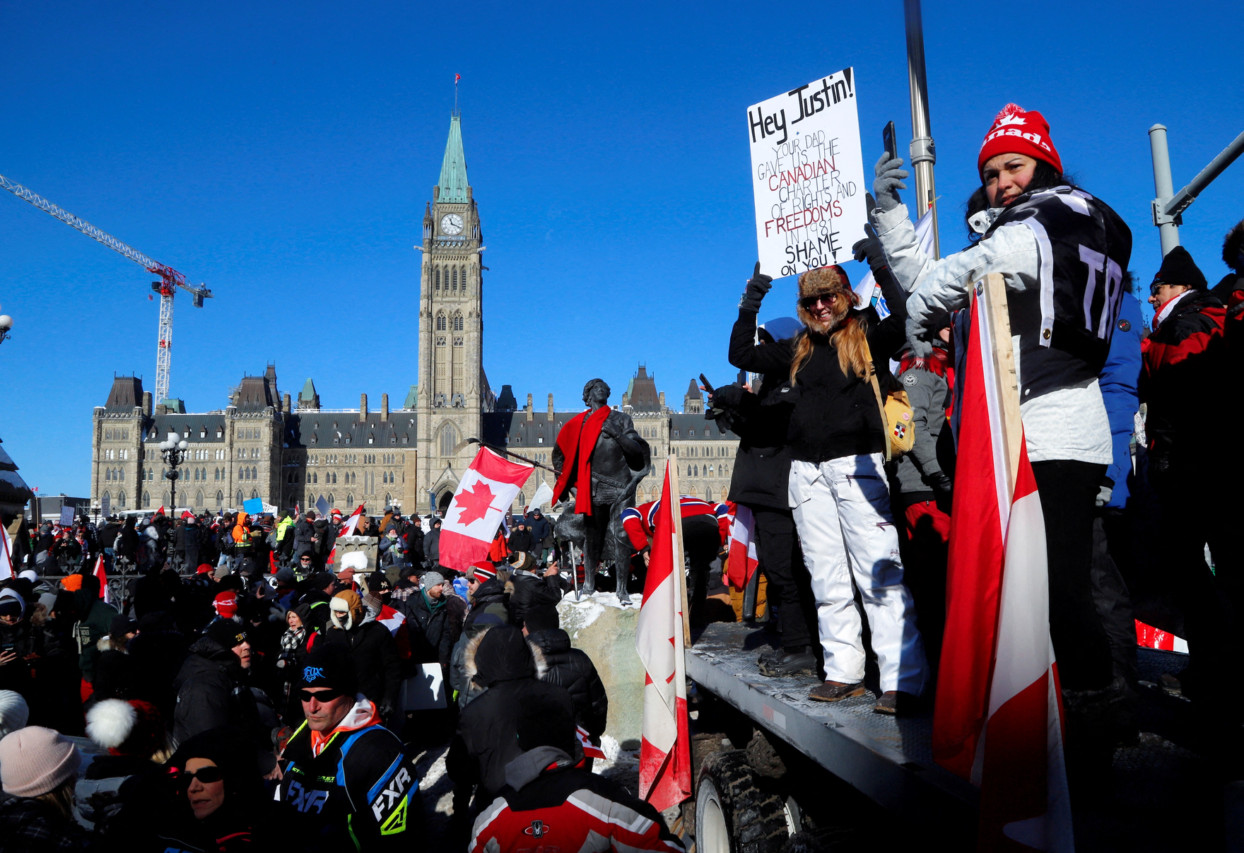 convoy2022-02-18T040742Z_1901826468_RC2Z8S9B7I02_RTRMADP_3_HEALTH-CORONAVIRUS-CANADA-TRUCKING-OTTAWA-2.png