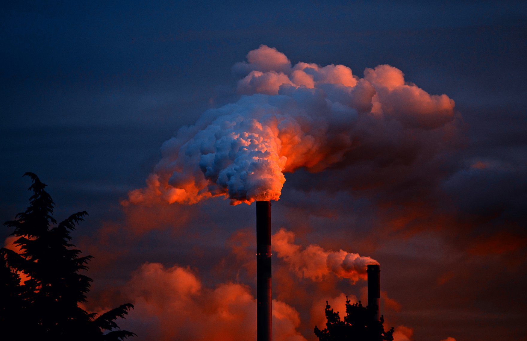 smoke-smoking-chimney-fireplace-60575.jpeg